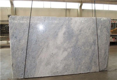 Niebieski marmur z góry lodowej